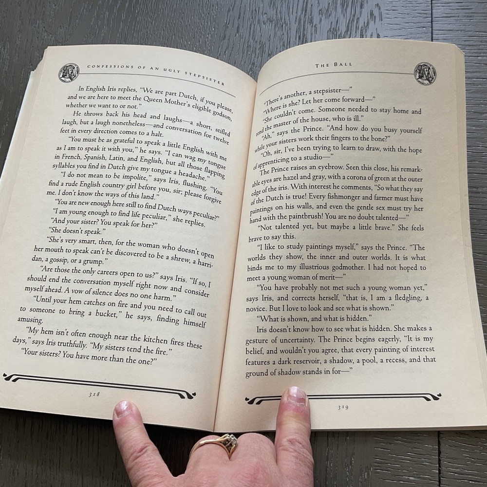 Entertaining Soft Cover Summer Read . - Picture 4 of 5